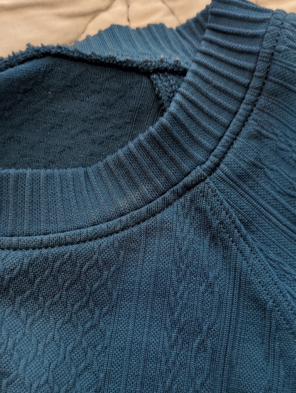 Lululemon Rest Less pullover Cable Pattern Size Small - Picture 7 of 7
